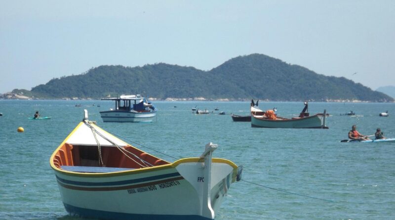 A Praia do Pântano do Sul é uma das mais antigas de Florianópolis, sendo um dos destinos para quem procura tranquilidade.