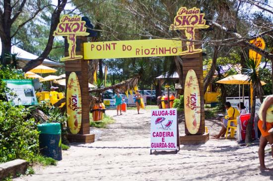 A praia do Campeche, em Florianópolis é considerado o point dos jovens, surfistas e kitesurfistas do sul da Ilha. Conheça este paraíso.